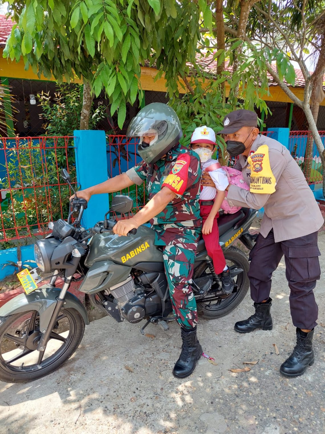 Sinergitas TNI-Pori Sukseskan Vaksinasi Anak di Kota Jambi. (Dok. Istimewa)