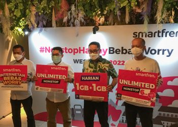 Dari kiri: Oryza Satria Asri, Regional Network Operation & Maintenance West Java, Smartfren; Agus Rohmat, VP of Network Operations Smartfren; Roberto Saputra, Chief Brand Officer Smartfren; dan Albert Reza Lesmana, Regional Head West Java, Smartfren.