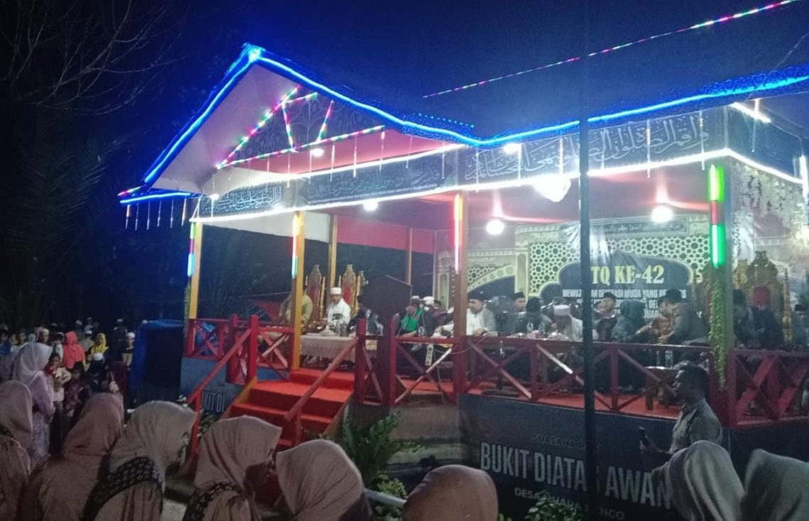 Bupati Merangin, H M Syukur saat membuka MTQ di Desa Muara Panco Kecamatan Renah Pembarap.