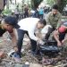 Bupati Merangin H M Syukur saat goro bersama masyarakat di depan Mapolres merangin.