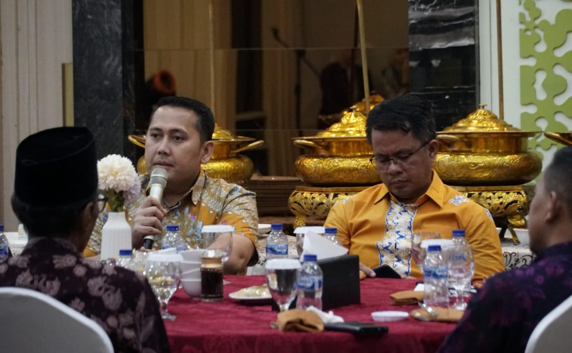 H M Syukur saat mengikuti reses Komisi V DPR RI di Provinsi Jambi. (Dok: Humas Pemkab Merangin)