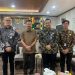 Direktur Kepatuhan dan Manajemen Risiko Jasa Raharja Harwan Muldidarmawan dengan Jaksa Agung Muda Tindak Pidana Umum (Jampidum) Prof. Dr. Asep Nana Mulyana, S.H., M.Hum saat berkunjung ke kantor Kejagung RI.