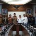 Gubernur Al Haris Bersama Bupati dan Walikota saatTemui Menteri PU di Kantor Kementerian PU, Jakarta. Foto dok Kominfo Provinsi Jambi