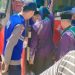 Petugas Dishub Provinsi Jambi saat mengawal calon jemaah haji menuju Bandara Sultan Thaha Jambi.
