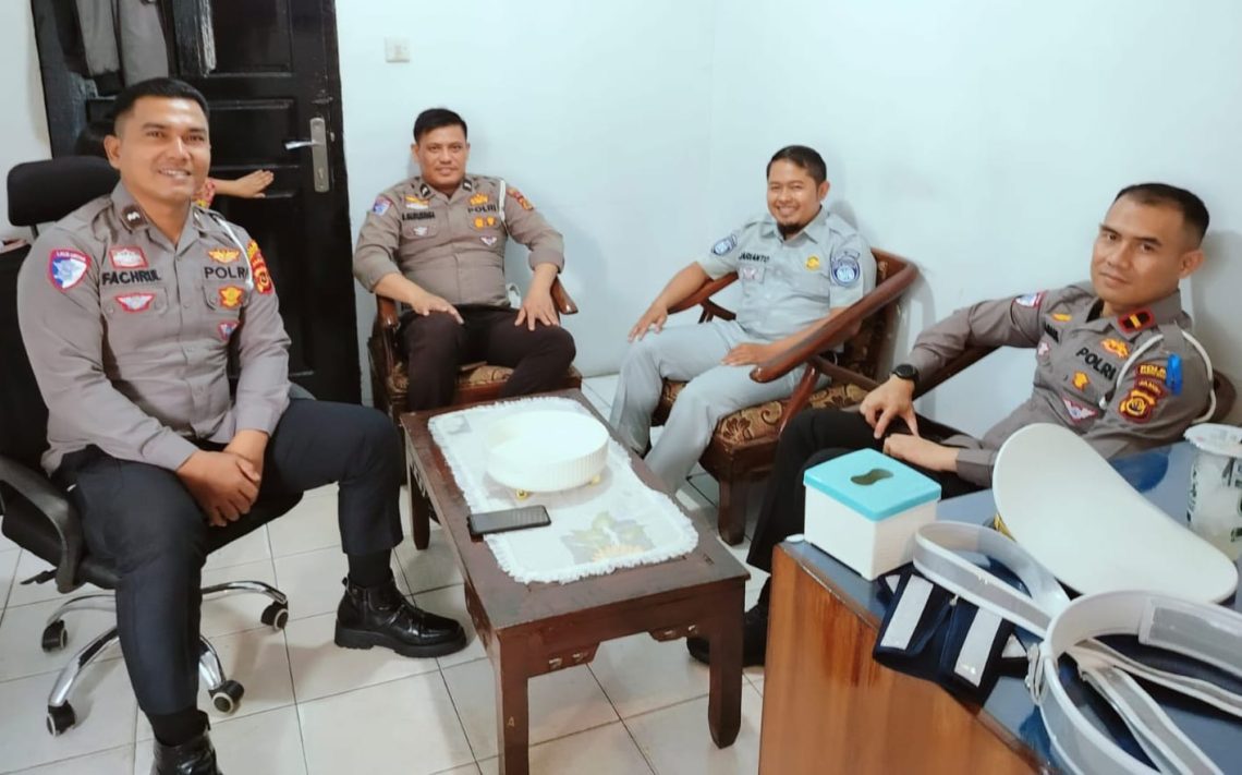 Jasa Raharja Cabang perwakilan Bungo saat melakukan rapat dengan Satlantas Polres Bungo.