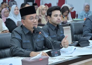 Wali Kota Jambi Dr. Maulana dan Wakil Wali Kota Jambi Diza Hazra Aljosha saat rapat di Kantor Pemkot Jambi. Rabu 29 Oktober 2025. (Dok: Diskominfo Kota Jambi)