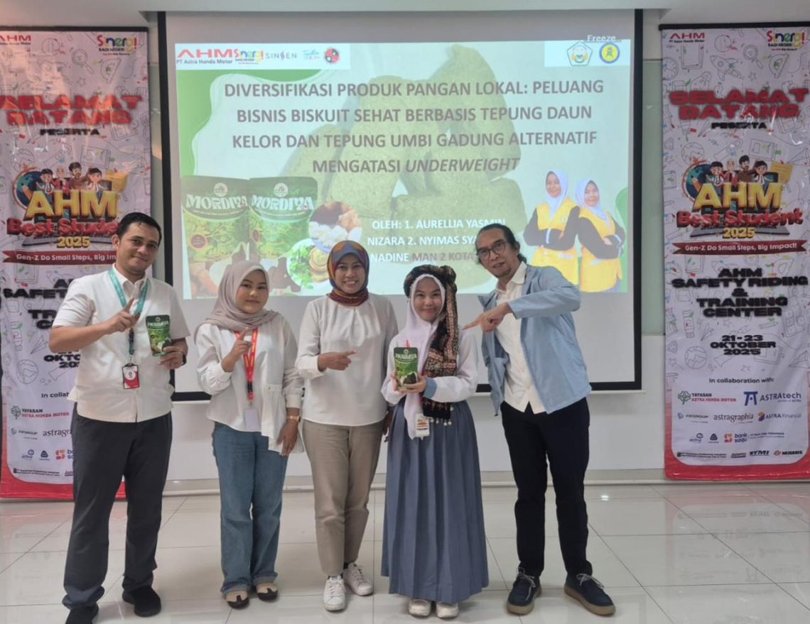 Aurellia Yasmin Nizara, finalis AHM Best Student (AHMBS) 2025 saat tiba di Jambi pada Selasa 28 Oktober 2025. (Dok: Honda Sinar Sentosa)