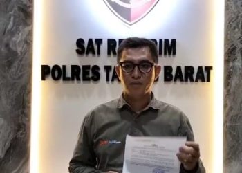 Pemred Searah.co usai melaporkan dua akun medsos ke Satreskrim Polres Tanjab Barat. Selasa 28 Oktober 2025. (Dok: Istimewa)
