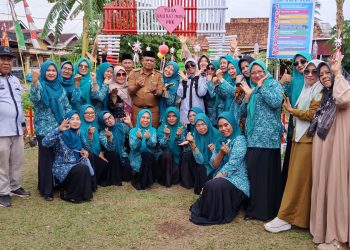 RT 19 saat mengikuti Lomba PKK tingkat Kota Jambi. Kamis (30/10/2025).(Dok: Rahmat)