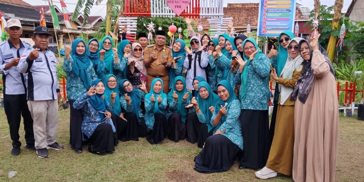 RT 19 saat mengikuti Lomba PKK tingkat Kota Jambi. Kamis (30/10/2025).(Dok: Rahmat)