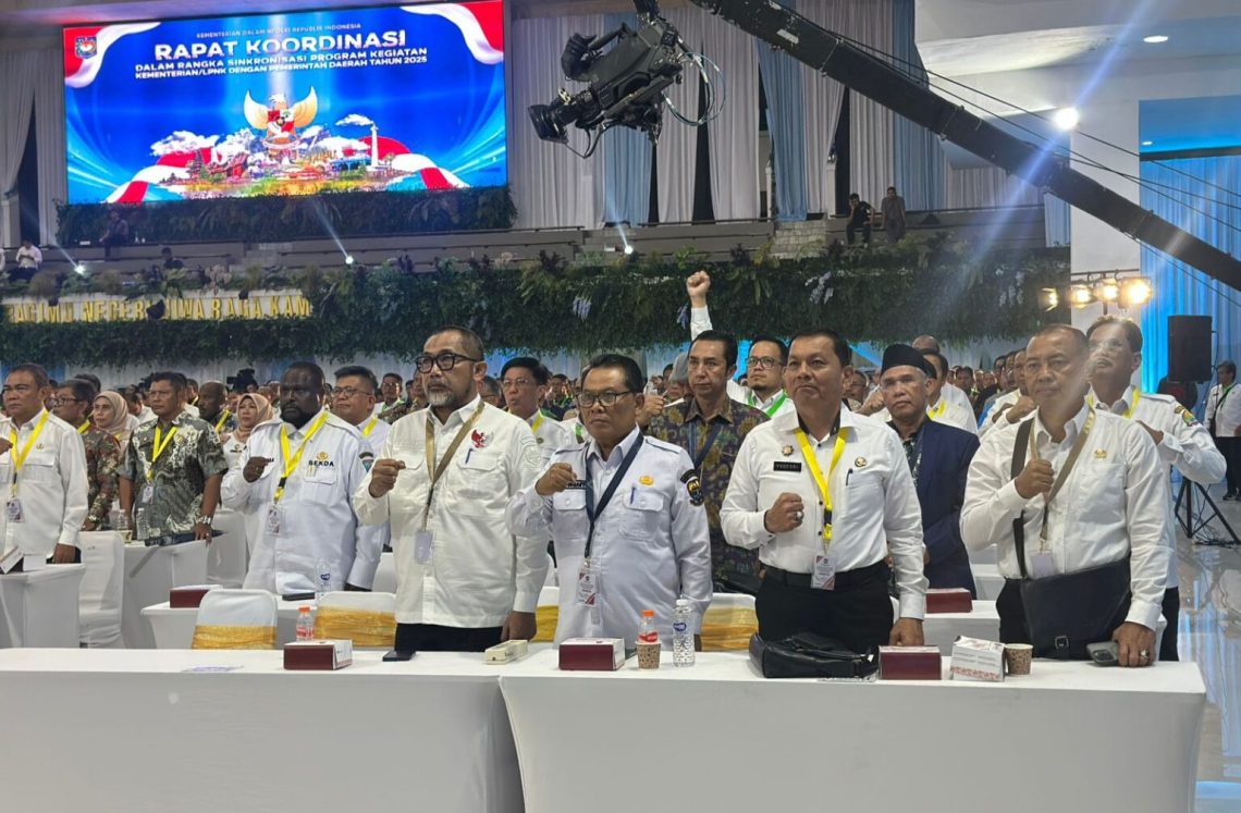 Sekretaris Daerah Provinsi Jambi, Sudirman, saat menghadiri Rapat Koordinasi dan Retreat Nasional para Sekda serta Kepala Bappeda se-Indonesia di Kampus IPDN Jatinangor, Jawa Barat. Kamis 30 Oktober 2025. (Dok: Diskominfo Provinsi Jambi)