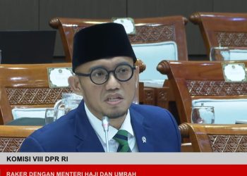 Kemenhaj saat mengikuti rapat usulan penurunan biaya haji 2026 bersama Komisi VIII DPR RI di Kompleks Parlemen, Senayan, Jakarta, pada Senin, 27 Oktober 2026.(Tangkapan layar YouTube TV PARLEMEN)