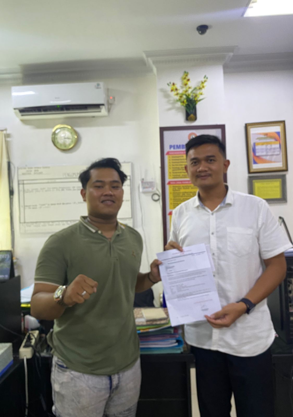 Perwakilan masyarakat Merangin resmi menyerahkan surat pemberitahuan aksi ke Polda Jambi, Rabu (29/10/2025).