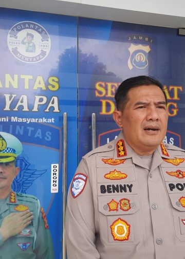 Dirlantas Polda Jambi Kombes Pol Adi Benny Cahyono saat ditemui di kantor Ditlantas Polda Jambi. Kamis 30 Oktober 2025. (Dok: Alpin)