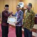Wakil Bupati Merangin A. Khafidh membuka kegiatan Pembinaan Statistik Sektoral dan Rilis BRS 2025 di Aula Depati Payung Bappeda Merangin, Kamis (27/11). (Dok: Diskominfo Merangin)