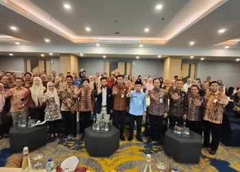 Gubernur Jambi Al Haris membuka Pertemuan Monev PPM TB–HIV di Yello Hotel Jambi, Kamis (27/11/2025), (Dok: Rahmat)