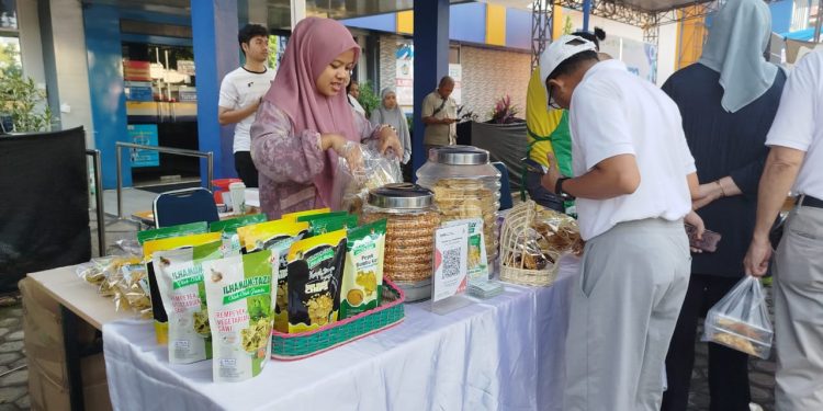 Suasana meriah UMKM Expo Kemenkeu Satu Jambi 2025 di halaman Kantor KPPN Jambi, Telanaipura, Kota Jambi, Minggu (2/11/2025). (Dok: Rahmat)