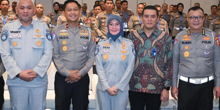 Plt. Direktur Utama Jasa Raharja, Dewi Aryani Suzana saat menghadiri apat Kerja Teknis (Rakernis) Direktorat Penegakan Hukum (Ditgakkum) Korlantas Polri Tahun Anggaran 2025 yang digelar di Bandung, Jawa Barat, Rabu (12/11/2025). (Dok: Jasa Raharja)