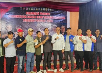 Ketua Umum KONI Provinsi Jambi, AKBP Mat Sanusi membuka Kejurprov Pengurus cabang (Pengcab) Perkumpulan Angkat Berat Seluruh Indonesia (Pabersi) Provinsi Jambi di edung angkat berat dan besi Kota Baru Jambi. (Dok: Rahmat)