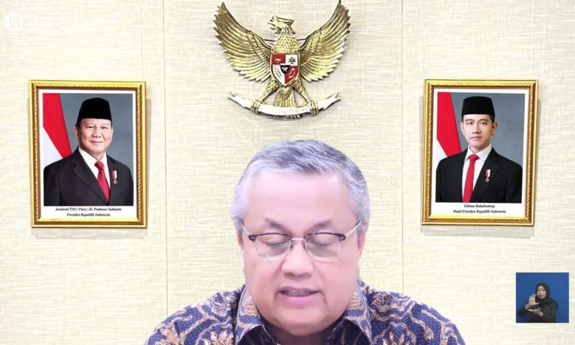 Gubernur BI, Perry Warjiyo ungkap perlambatan kredit UMKM yang terjadi pada Oktober 2025. (Tangkapan layar YouTube Bank Indonesia)