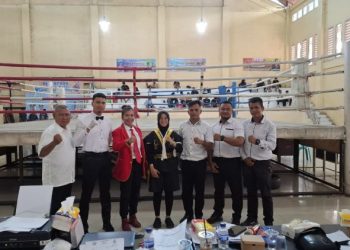 Para atlet dari berbagai kabupaten/kota bertarung pada Kejurprov Muaythai 2025 di Kota Baru, Jambi, 17–21 November 2025. (Dok: Rahmat)