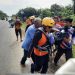 Tim SAR gabungan mengevakuasi jenazah bocah tenggelam di Sungai Batang Tebo, Desa Tanah Periuk, Kabupaten Bungo, Senin (24/11/2025) pukul 09.40 WIB. (Dok: Rudi)