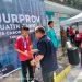 Wakil Ketua KONI Provinsi Jambi, Adri, membuka Kejurprov Renang Jambi 2025 di Kolam Renang Raja Kota Baru, Kota Jambi, Senin (24/11/2025). (Dok: rudi)