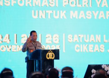 Kapolri Jenderal Listyo Sigit Prabowo saat memberikan arahan dalam acara Apel Kasatwil di Mako Satuan Latihan Korbrimob Polri, Cikeas, Bogor, Jawa Barat. Senin (24/11/2025). (Dok: Divhumas Polri)