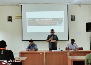 Ketua Perkemi Provinsi Jambi Adri memberikan arahan dalam Rapat Persaudaraan Provinsi (Raperprov) 2025–2029 di Aula BPSDM Provinsi Jambi, Selasa (25 November 2025). (Dok: Alpin)