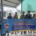 Petugas Satgas Preemtif Ditlantas Polda Jambi memberikan edukasi keselamatan berkendara kepada para sopir truk PT Indofood Kota Jambi dalam rangka Operasi Zebra 2025, Kamis (20/11/2025). (Dok: Rudi)