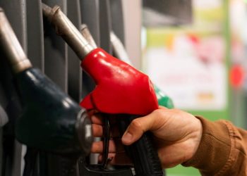 Foto Ilustrasi - Anggota DPR soroti praktik kecurangan BBM subsidi mulai dari barcode ganda hingga mobil mewah gunakan solar. (freepik/freepik)
