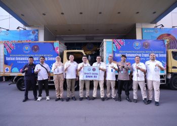 BNN RI memberangkatkan 1.000 paket bantuan kemanusiaan untuk korban erupsi Gunung Semeru dari Jakarta menuju Lumajang, Rabu (26/11). (Dok: Humas BNN RI)