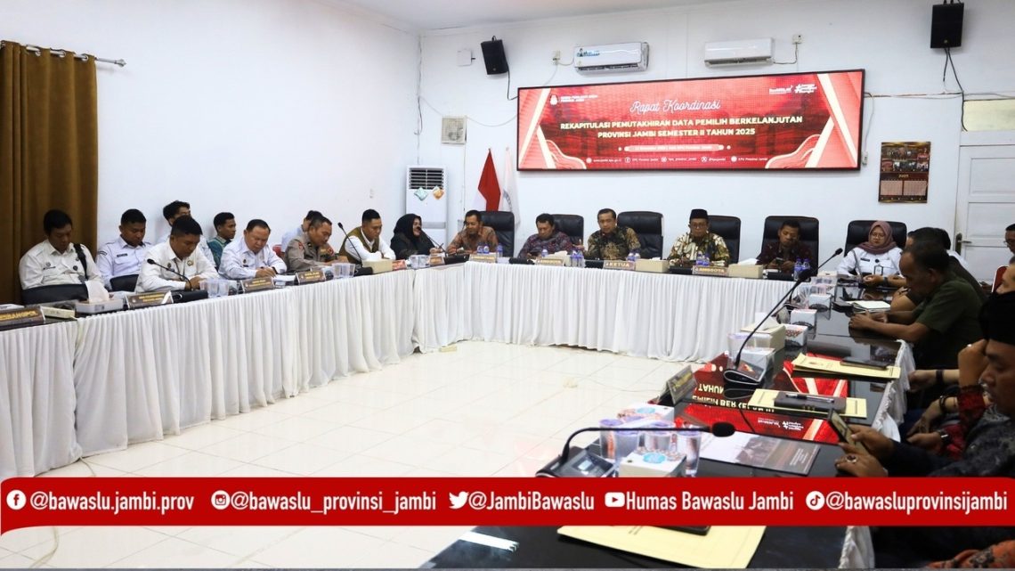 KPU Provinsi Jambi menggelar rapat pleno terbuka penetapan hasil Pemutakhiran Data Pemilih Berkelanjutan (PDPB) semester II tahun 2025 di aula Kantor KPU Provinsi Jambi di Aula Kantor KPU Provinsi Jambi, Kota Jambi. (Dok: Rahmat)