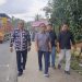 Anggota Komisi V DPR RI Fraksi PAN Dapil Jambi, H. A Bakri HM, meninjau langsung kondisi arus lalu lintas di ruas jalan nasional lintas Jambi–Riau, Kecamatan Sekernan, Kabupaten Muaro Jambi. (Dok: Rahmat)