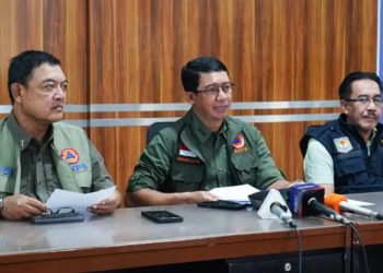 Menyoroti fakta terkini bencana banjir-longsor yang melanda wilayah Sumatera Barat (Sumbar), pada Senin, 1 Desember 2025. (Dok. BNPB)