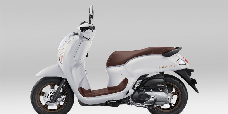 New Honda Scoopy varian terbaru tampil dengan warna stylish dalam peluncuran resmi PT Astra Honda Motor, Jakarta, Selasa (2/12/2025). (Dok: AHM Indonesia)