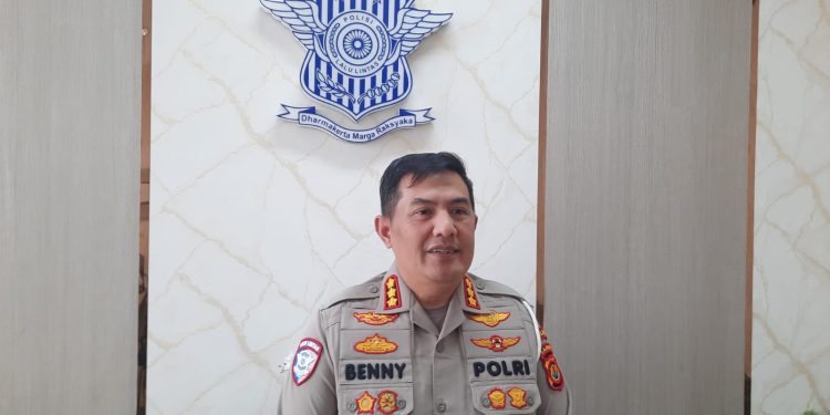 Dirlantas Polda Jambi, Kombes Pol Adi Benny Cahyono saat di ruang kerja Ditlantas Polda Jambi. (Dok: Alpin)