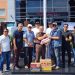 Aswas Kejati Jambi Dr. Novan Adrian menyerahkan bantuan kemanusiaan kepada Asisten Pembinaan Kejati Sumbar M. Haris Hasbullah di Posko Bencana Kejati Sumatera Barat. (Dok: Alpin)