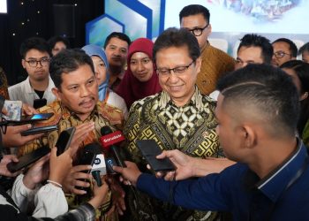 Menteri Koordinator dan pemangku kepentingan bidang kesehatan menyampaikan komitmen penguatan akses layanan kesehatan nasional pada peringatan World Universal Health Coverage (UHC) Day di Jakarta. (Dok: BPJS Kesehatan)