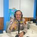 Kasubdit Kamsel Ditlantas Polda Jambi Kompol Dr. Novrizal, S.Sos., M.H. menjadi narasumber dalam program “Polantas Menyapa” di Pro II RRI Jambi terkait sosialisasi pembatasan angkutan barang selama periode Natal 2025 dan Tahun Baru 2026.
