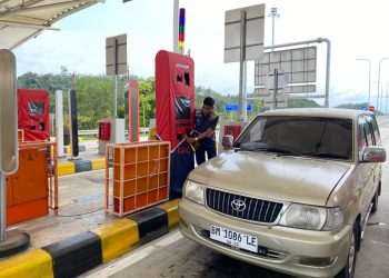 Aktivitas kendaraan melintas di salah satu ruas Jalan Tol Trans Sumatera saat Libur Natal 2025 dan Tahun Baru 2026. PT Hutama Karya (Persero) mencatat peningkatan trafik hingga 37,69 persen. (Dok: hutama Karya)