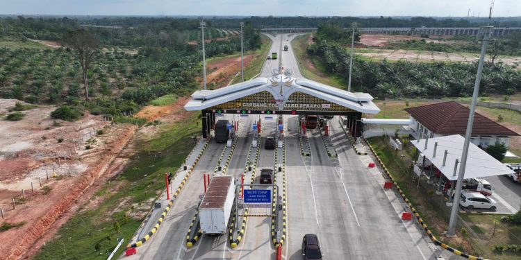 Gerbang tol muaro sebapo penghubung jalan tol Betung-tempino-Jambi. (Dok: Hutama Karya)