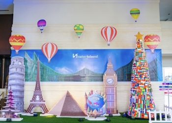 Suasana dekorasi tematik ‘Around The World’ di Swiss-Ballroom Swiss-Belhotel Jambi, tempat digelarnya perayaan malam tahun baru 2025 yang menghadirkan kuliner internasional, hiburan keluarga, dan pertunjukan kembang api. (Dok: Rudi)