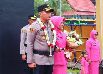 Kapolres Tanjabtim, AKBP Ade Candra saat tiba di Polres Tanjab Timur. (Dok: Alpin)