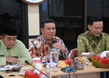 Wabup Katamso saat Kunjungi PLN UP3 Jambi, Dorong Percepatan Listrik ke TPA Lubuk Terentang. (Dok: Diskominfo Tanjab Barat)