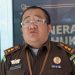 Kepala Seksi Penerangan Hukum Kejaksaan Tinggi Jambi memberikan keterangan terkait perkembangan penyidikan dugaan korupsi pembebasan lahan Pelabuhan Ujung Jabung, Kamis (29/1/2026). (Dok: Alpin)
