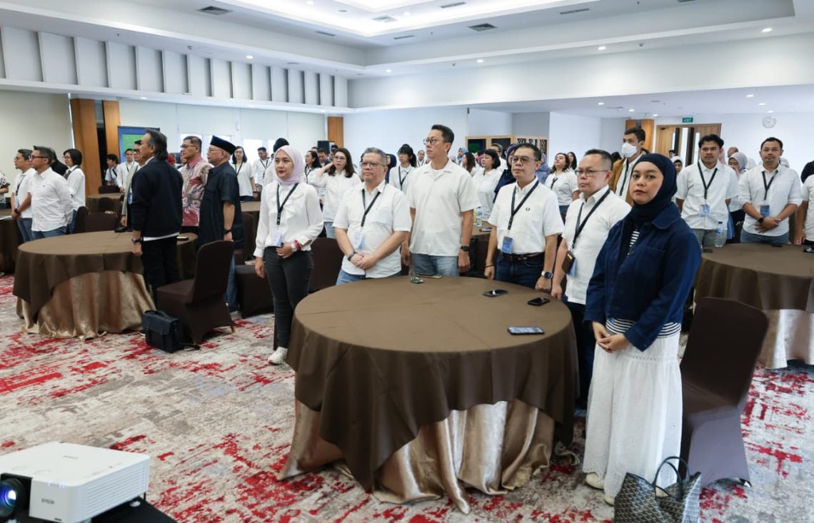 Direktur SDM, Umum, dan TI Jasa Raharja Rubi Handojo (kedua dari kiri) menjadi narasumber dalam diskusi HR Networking 2026 yang diselenggarakan AAUI di Yogyakarta, 8–10 Januari 2026. (Dok. Humas JR Jambi)