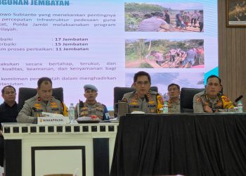 Kapolda Jambi Irjen Pol. Krisno H. Siregar memimpin Rilis Akhir Tahun 2025 Polda Jambi di Mapolda Jambi. (Dok: Alpin)