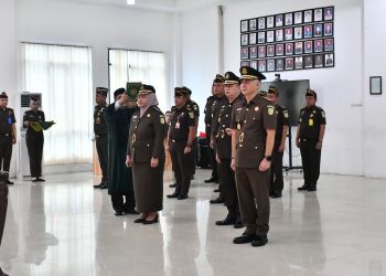 Suasana pelantikan dan pengambilan sumpah jabatan Pejabat Eselon III di lingkungan Kejati Jambi yang dipimpin langsung oleh Kajati Jambi Sugeng Hariadi. (Dok: Rudi)