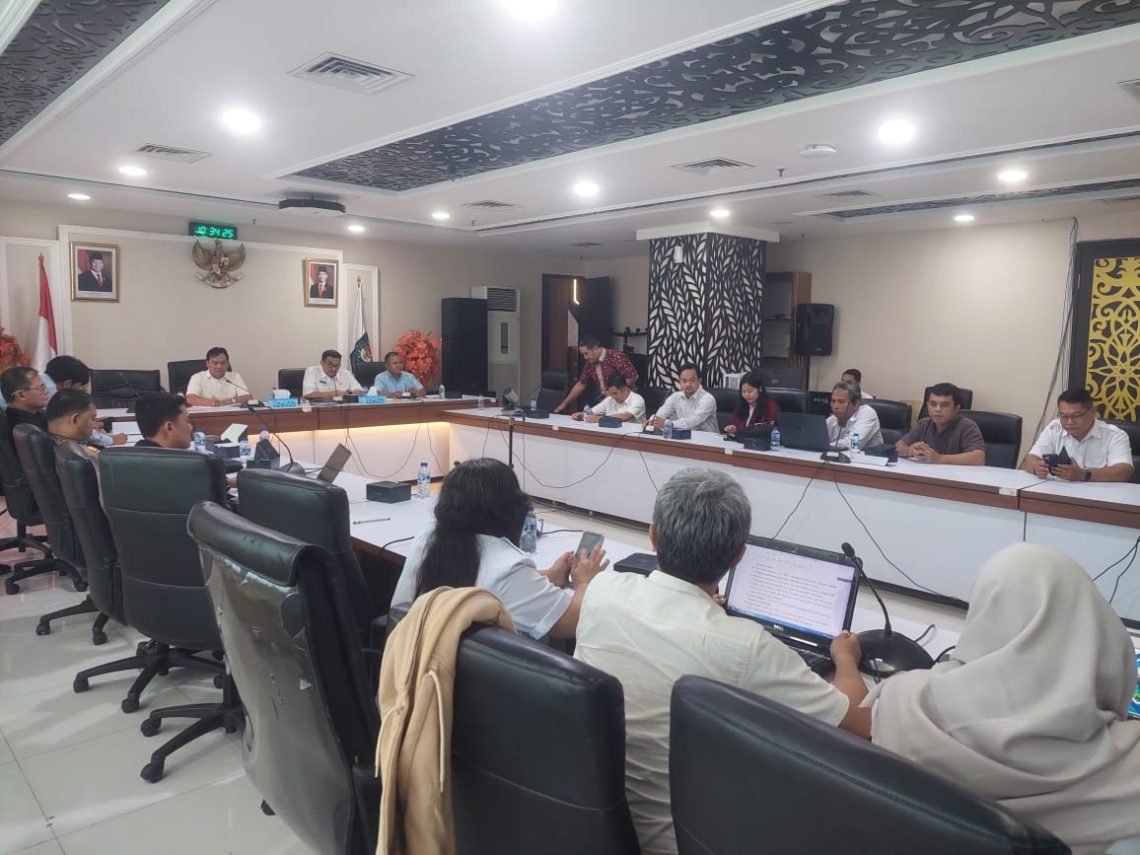 Pansus PI DPRD Provinsi Jambi bersama Kemendagri saat konsultasi di Jakarta, Rabu (14/1/2026). (Dok: Humas DPRD Provinsi Jambi)